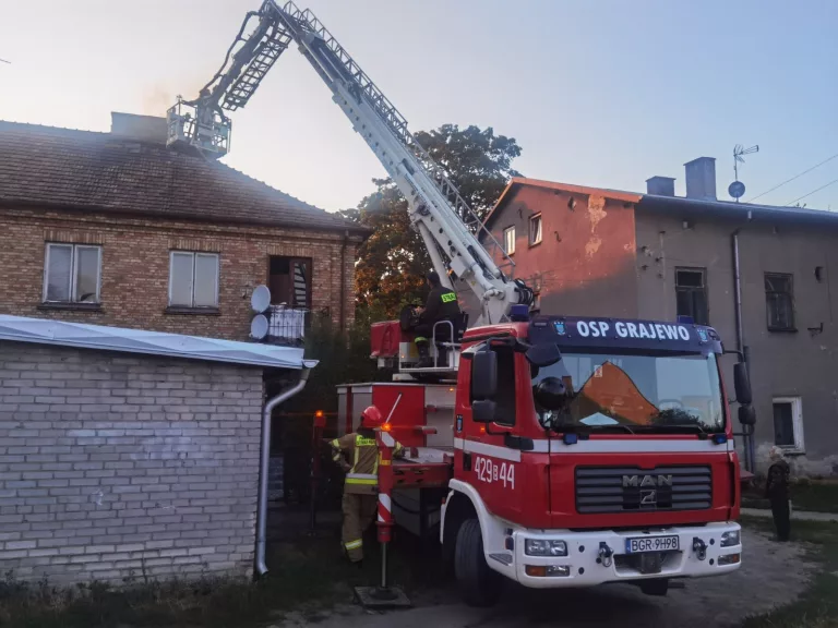 Pożar sadzy w kominie w Grajewie ul. Piłsudskiego